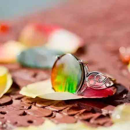 斑彩石佩戴禁忌(斑彩宝石佩戴有什么禁忌)