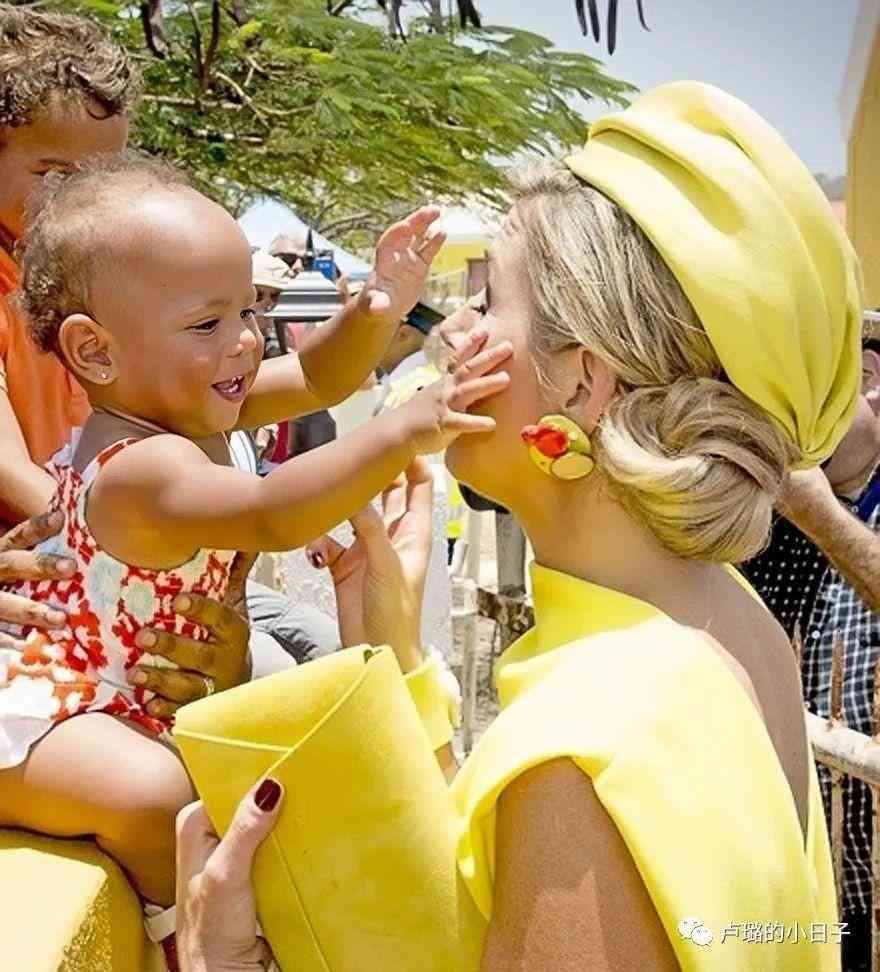 黄金耳环2021年最流行款式(黄金耳环2021年最流行款式耳扣)