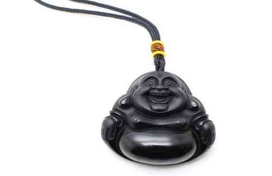 黑曜石的佩戴禁忌(黑曜石的功效与作用佩戴禁忌)