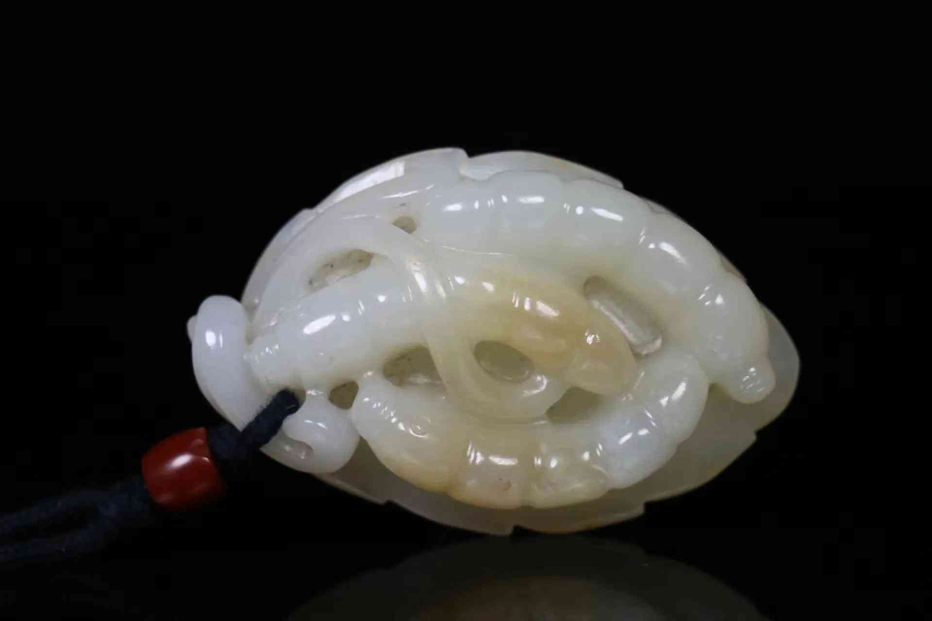 和田玉挂件大概多少钱(和田玉挂件大概多少钱一条)