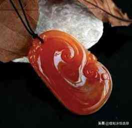 红翡翠烧红和天然的区别(红翡翠烧红和天然的区别是什么)