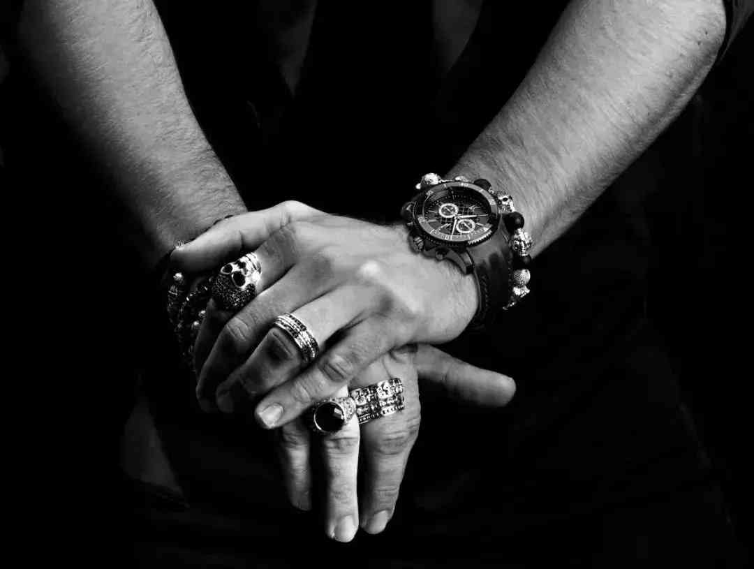 纯银项链品牌推荐(纯银项链品牌推荐男款)