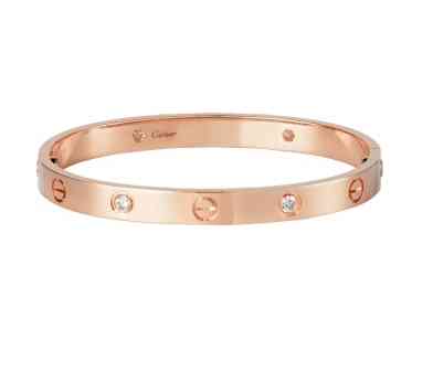 卡地亚手镯专柜多少钱(卡地亚手镯专柜多少钱一条)