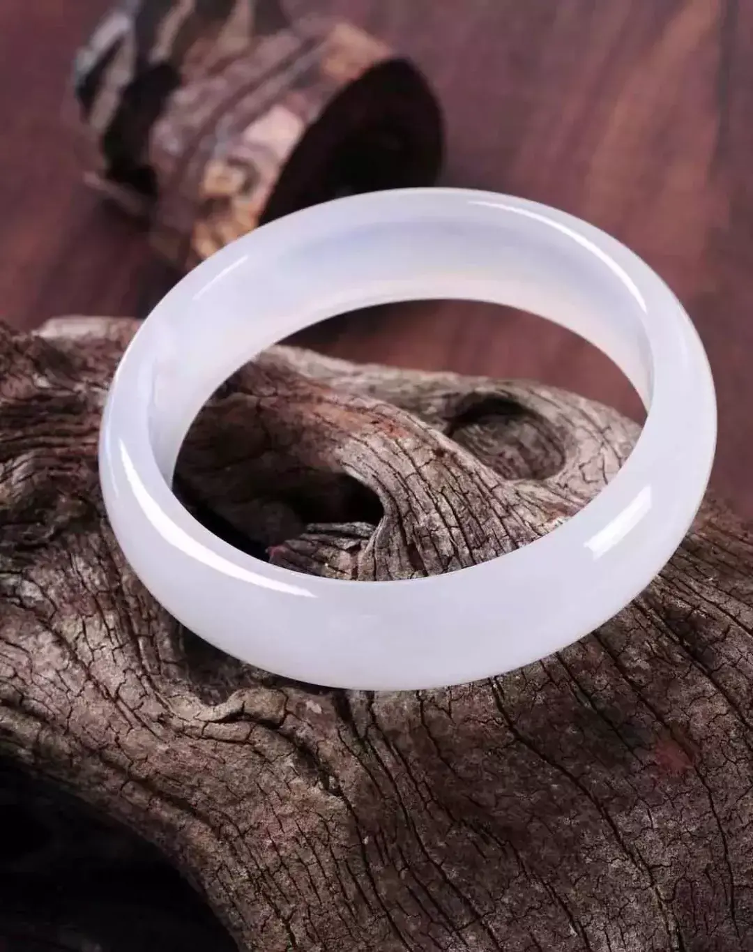 红玉髓贵吗(红玉髓贵吗项链上的)