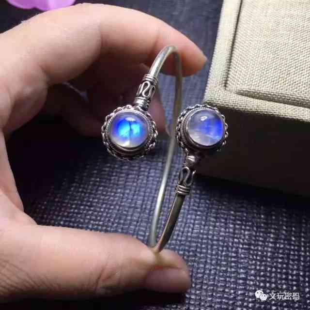 月光石戴了对爱情不好(月光石戴了对爱情不好吗)