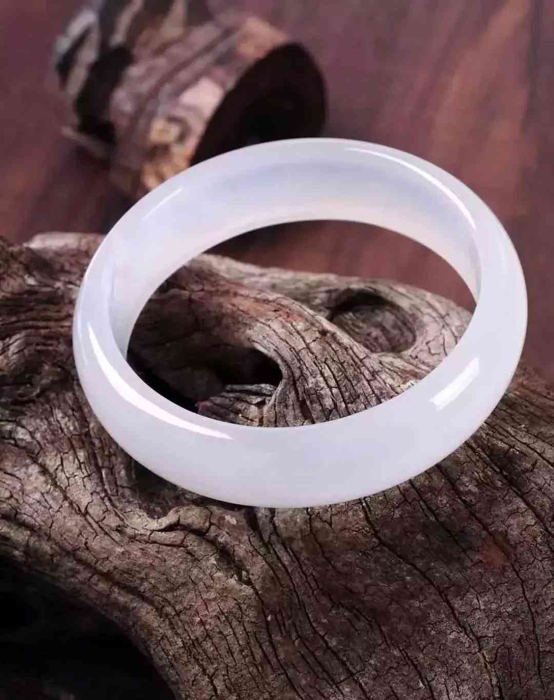 冰种玉髓价格(冰种玉髓价格走势)