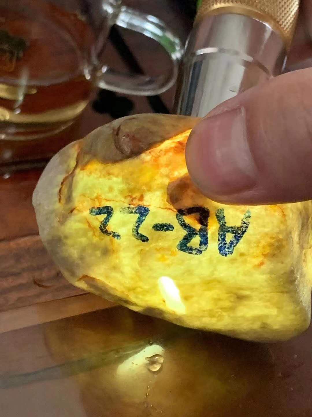 翡翠原石价值多少(翡翠原石价值多少钱一克)