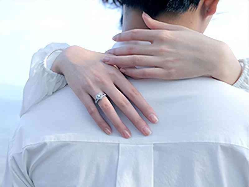 一对婚戒多少钱(一对婚戒多少钱合适)