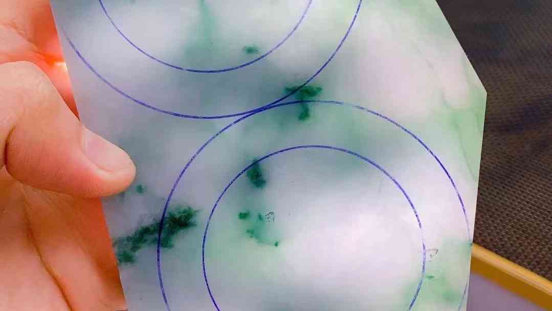 买翡翠手镯去哪里买好(买翡翠手镯去哪里买比较好)