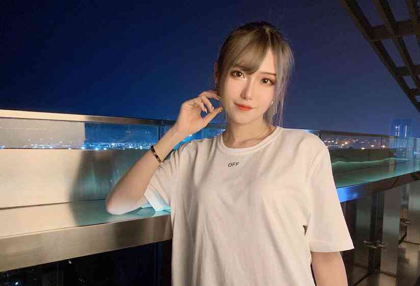 中指戴戒指的含义怎么说(中指戴戒指代表什么意思)