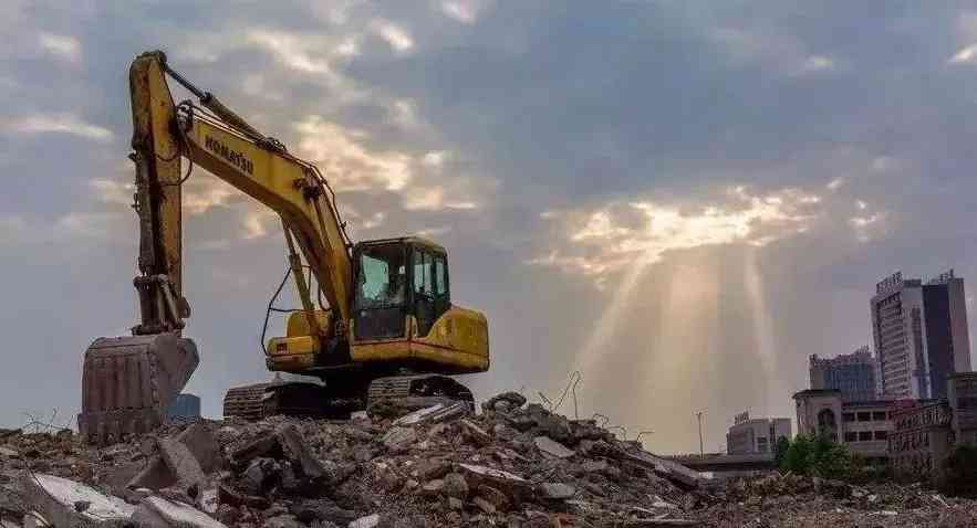 如何辨别翡翠手镯真假(怎么辨别翡翠手镯的真假)