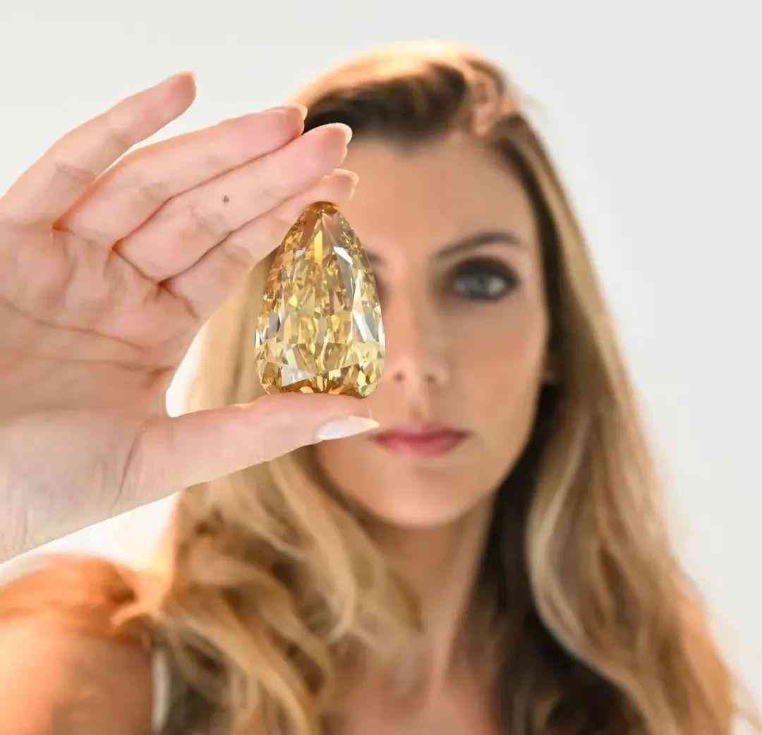 四克拉钻石多少钱(四克拉的钻石多少钱)