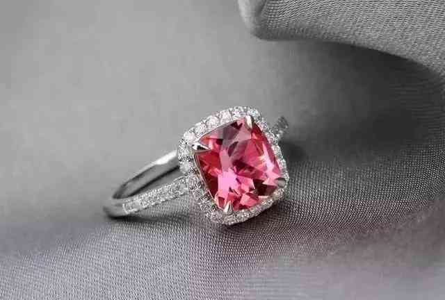 玉髓是什么和玉有什么区别(玉髓是什么)