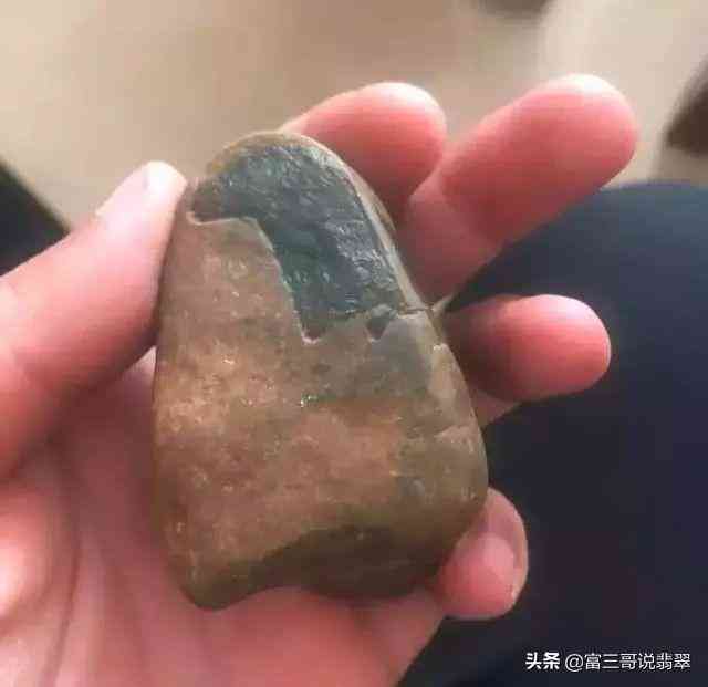 翡翠原石入门级知识大全(翡翠必懂十句行话)