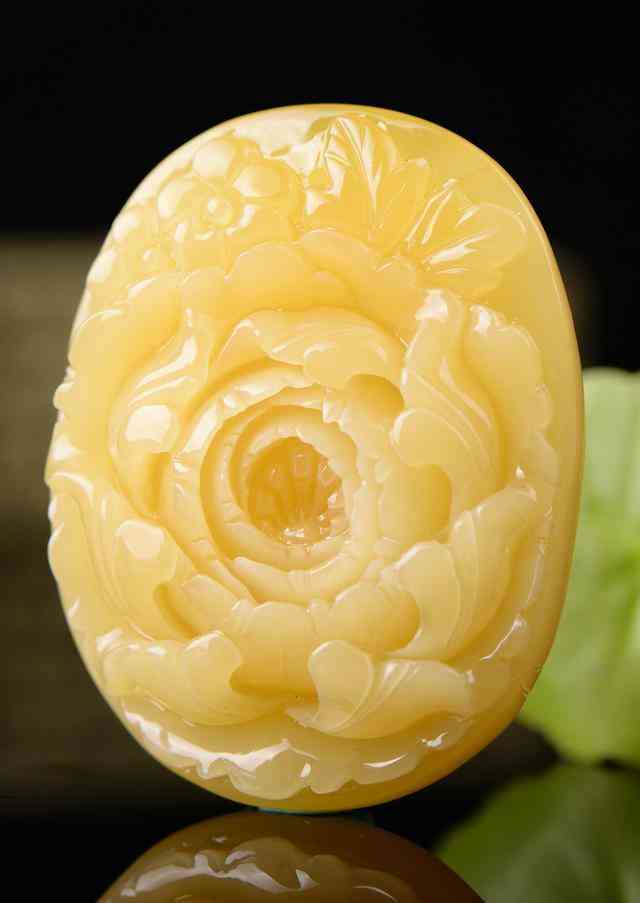 蜜蜡什么样的成色最好(蜜蜡什么样的成色最好图片)