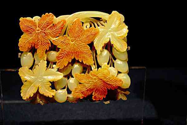 玉镯价格怎么定价的(玉镯的价格和种类)