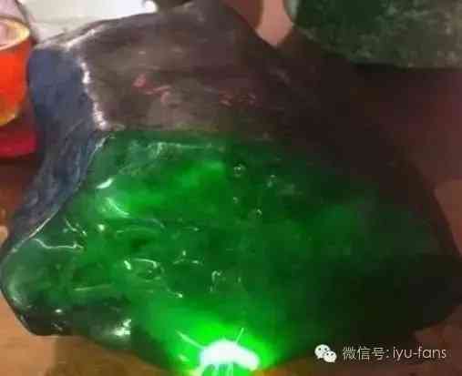 翡翠毛料是什么(翡翠毛料是什么料子)