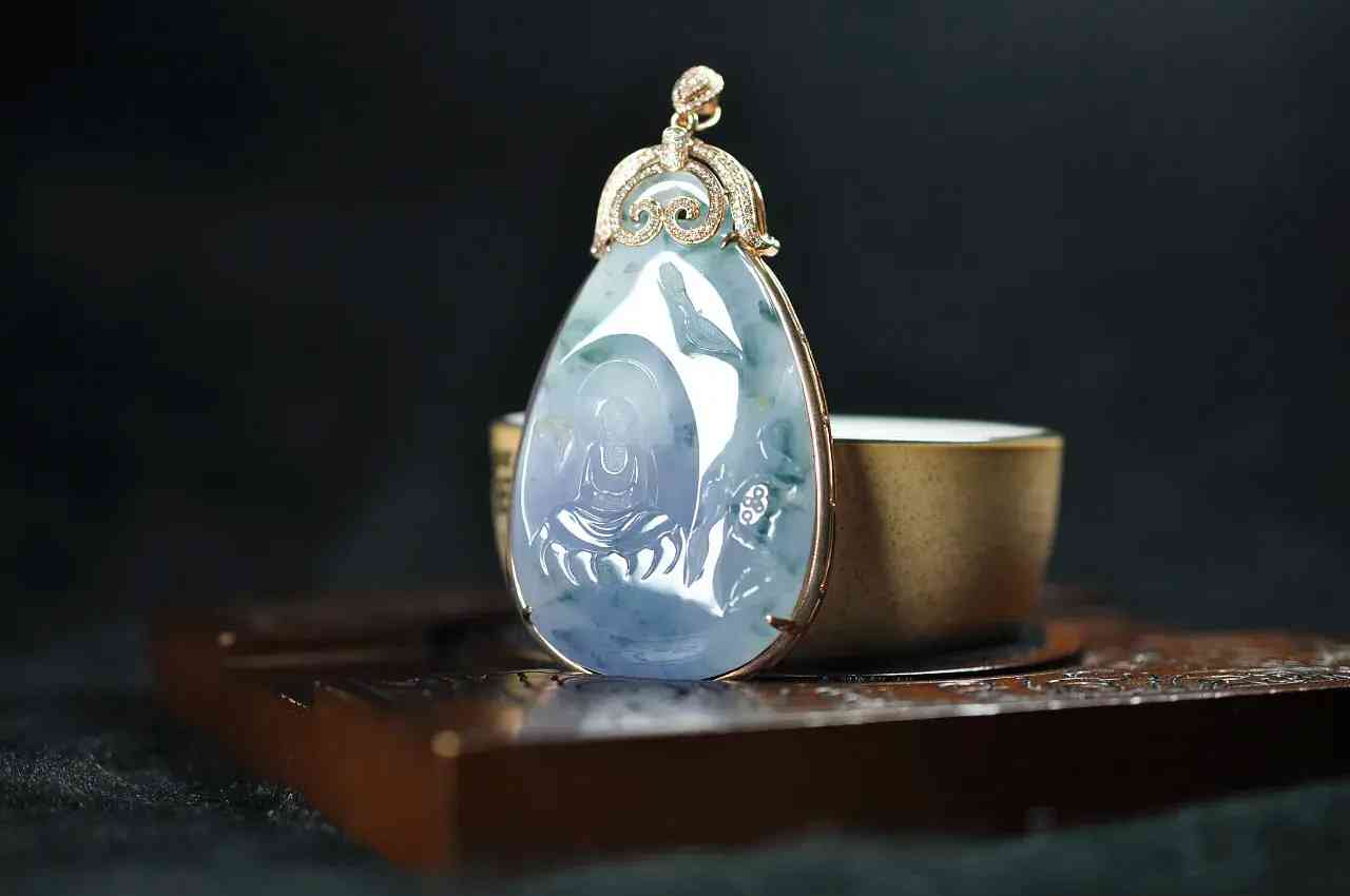 玉手镯的寓意和象征(玉手镯的寓意和象征大全)