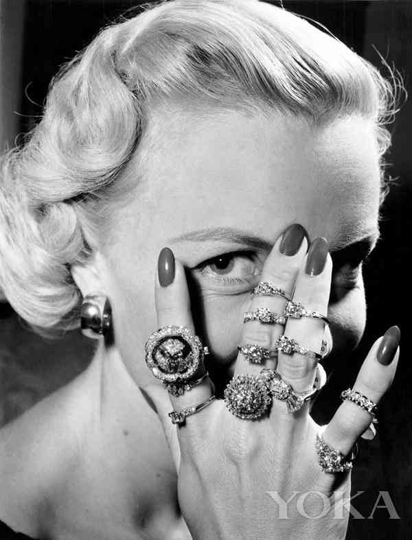 周六福情侣对戒价格(六福珠宝情侣对戒)