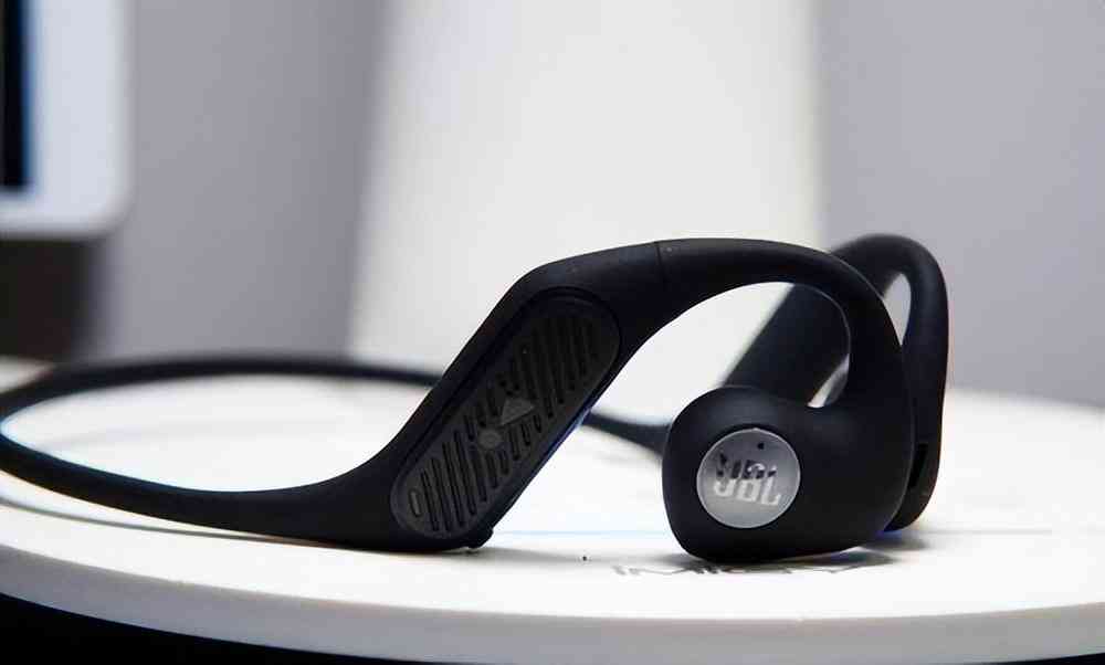 女士耳钉品牌排行榜前十名(香奈儿耳环官方旗舰店)