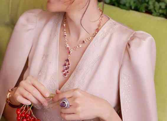 戴水晶手链的好处和禁忌(水晶手串的功效与作用)