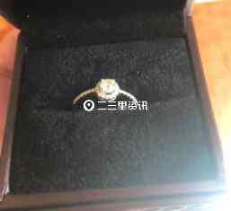 蓝钻石戒指(蓝钻石戒指图片价格)