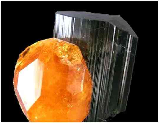 如何鉴别碧玺(如何鉴别碧玺的好坏)