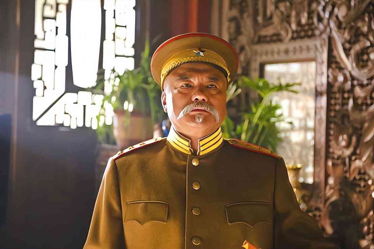 圆钻头和方钻头区别(圆钻头和方钻头哪个好)