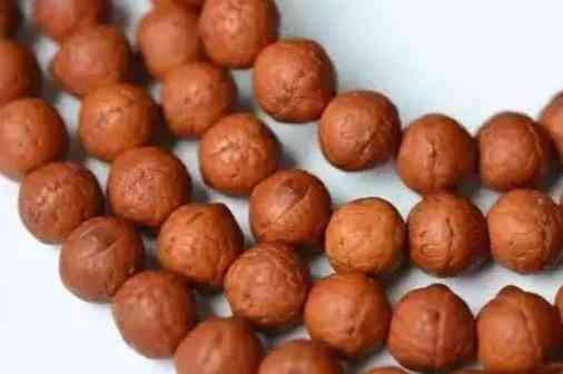 鉴别玛瑙手镯最简单方法(戴玛瑙手镯有什么好处)