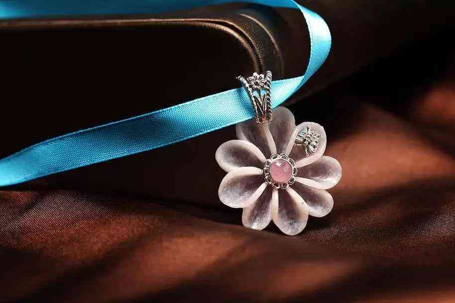 葡萄石是什么档次的宝石(葡萄石有收藏价值吗)