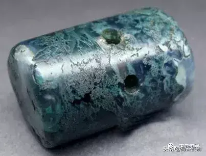 玛瑙珠子怎么鉴别真假(用手机灯光鉴别翡翠)