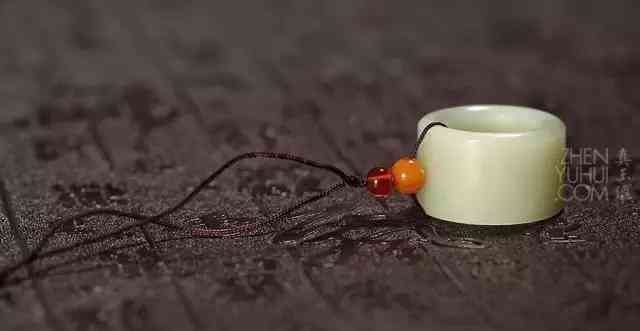 玉髓手镯的功效与作用(巴西玉髓手镯的功效与作用)