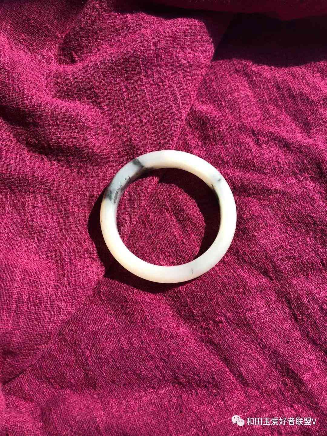 真正和田玉镯子价格(和田玉镯子价格一般多少)