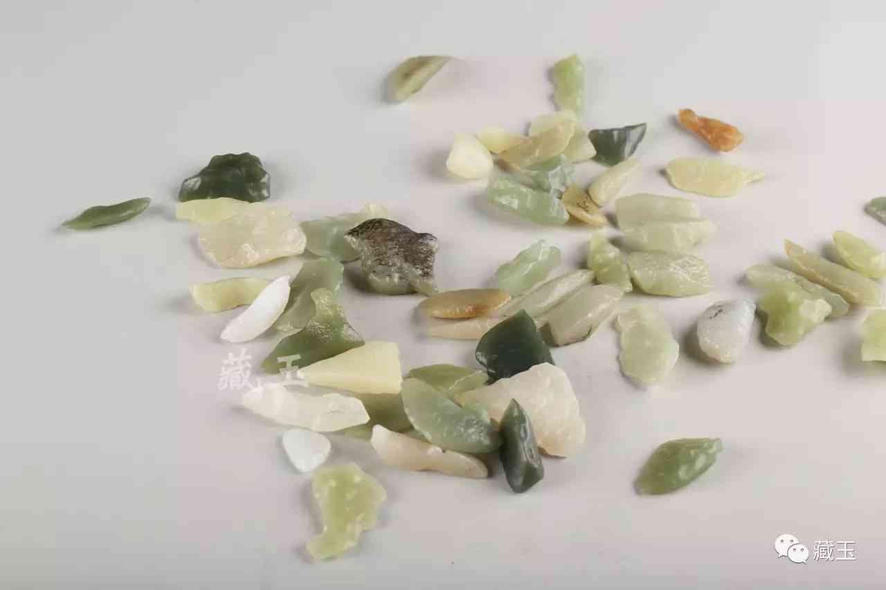 广西墨玉和和田墨玉对比(广西墨玉和新疆墨玉打灯区别)