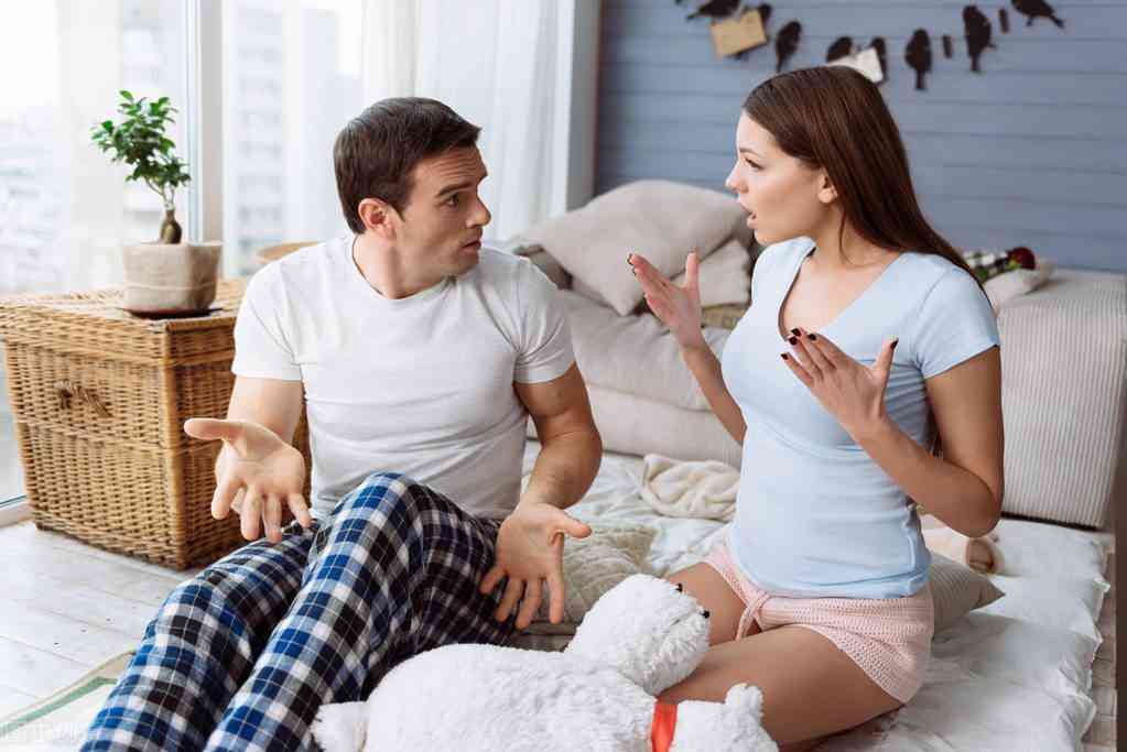 对戒是订婚用还是结婚用(对戒是订婚后戴的吗?知乎)