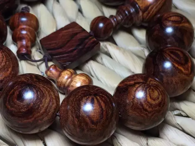 青金石和绿松石哪个贵(青金石与绿松石哪个价格高)