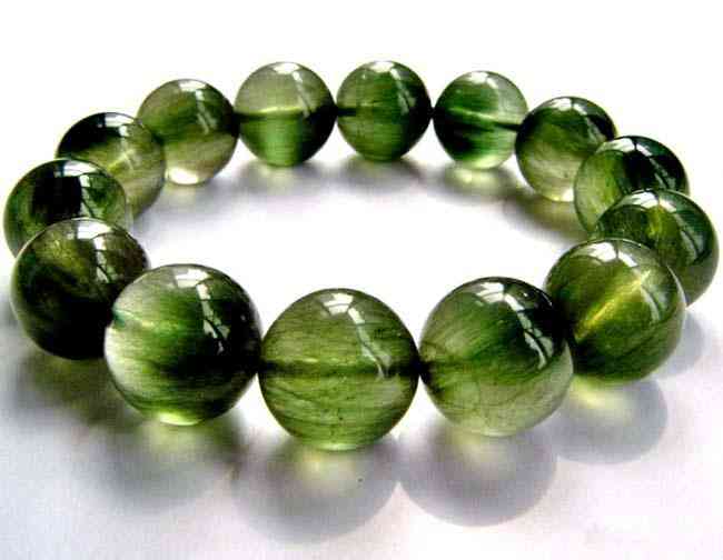 茶水晶的寓意和象征(茶水晶的功效与作用)