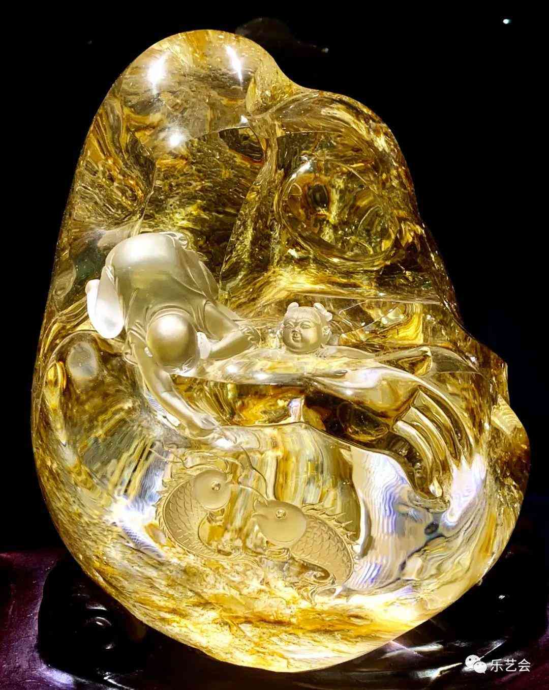 水晶原石多少钱一公斤(水晶石价格图片 原石 纯天然)