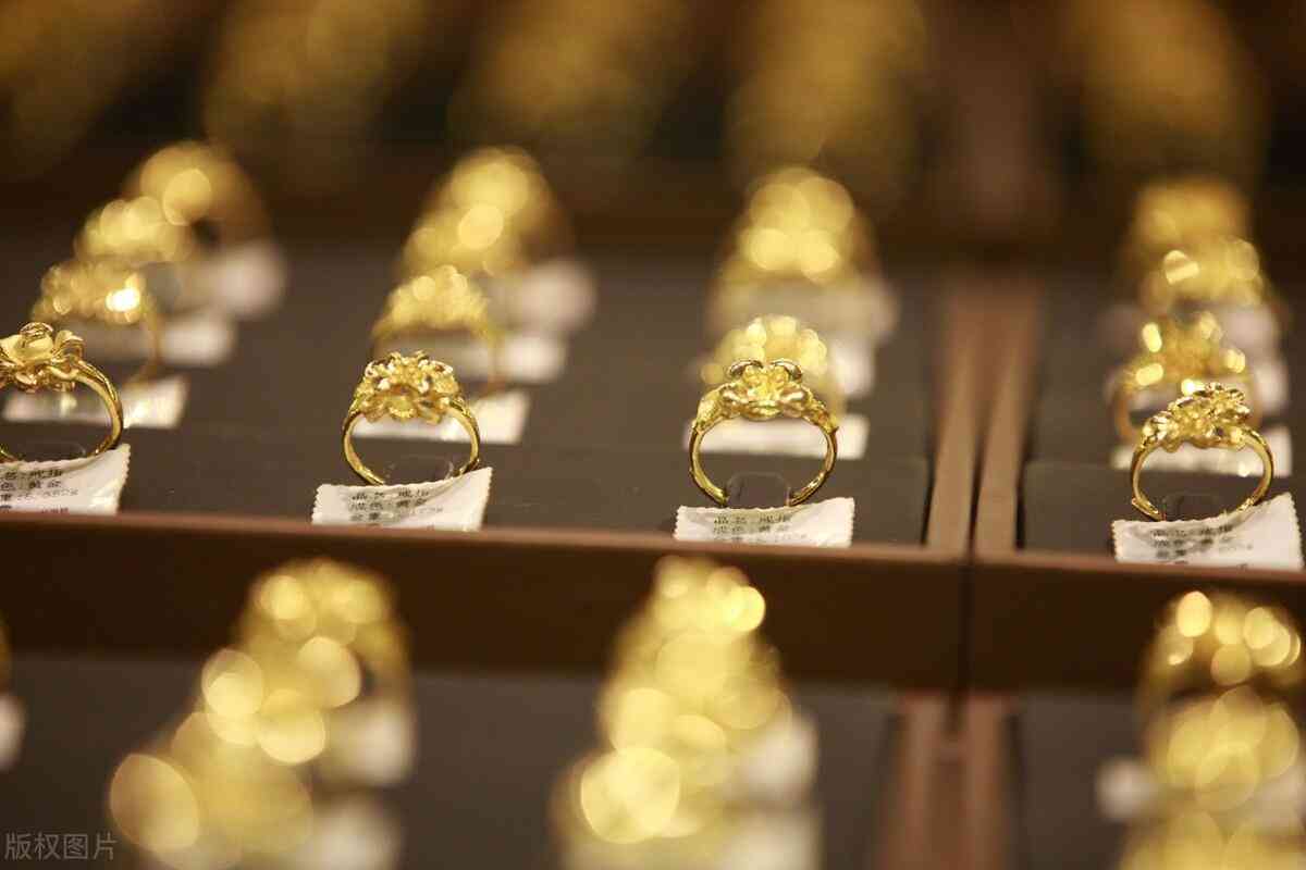 黄金戒指怎么清洗(黄金戒指怎么清洗保养)