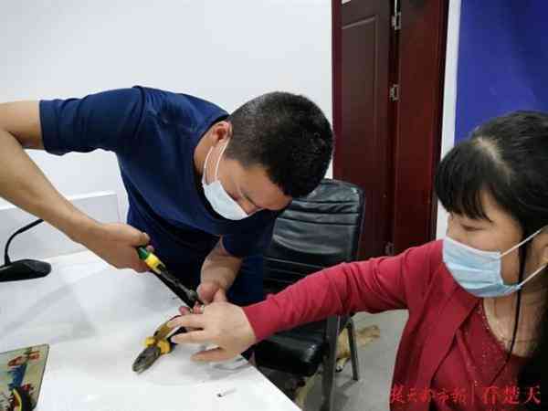 无名指戴戒指什么意思男(无名指戴戒指什么意思男,左手已婚)