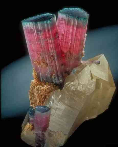 碧玺什么颜色最值钱(碧玺属于什么档次的宝石)