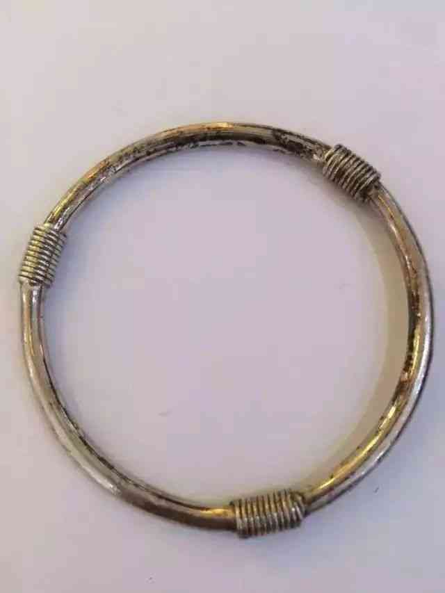 真正的纯银项链一般一条多少钱(周大福一条银项链多少钱)