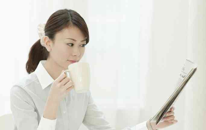 翡翠原石切垮的表现(翡翠原石切开后图片跟抛光后对比)