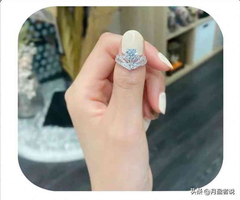 订婚戴什么戒指(戴订婚戒指前要说什么话)