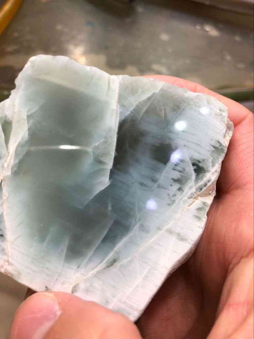 缅甸翡翠原石产地(缅甸翡翠原石产地地图)