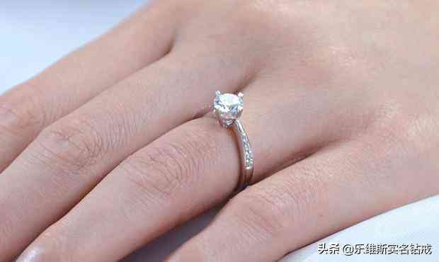 男士手指戴戒指的意义(男士手指戴戒指的含义)