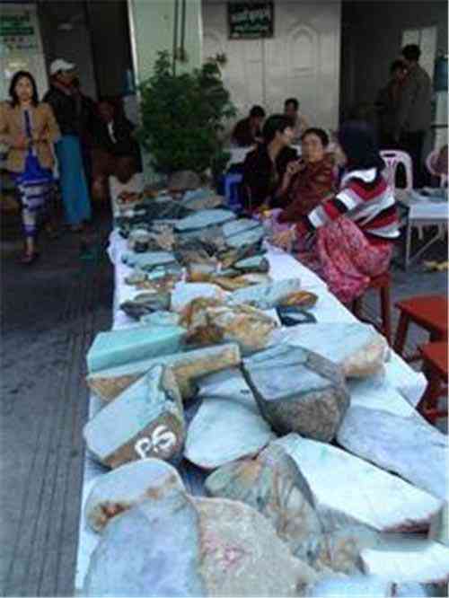 墨翠是什么档次的翡翠(墨翠6000一1万元图片)