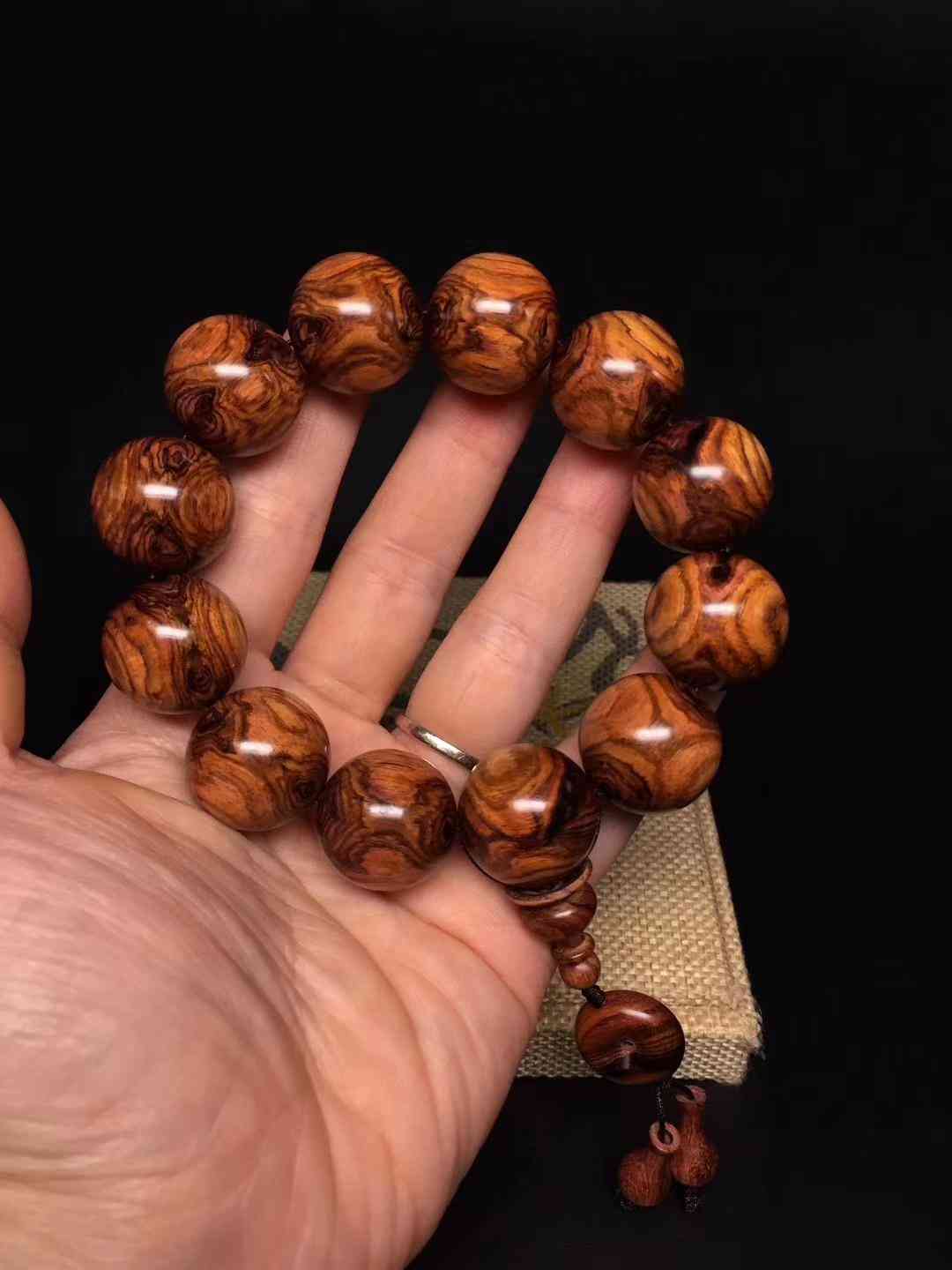 手串戴几颗合适？珠子颗数又有什么讲究？