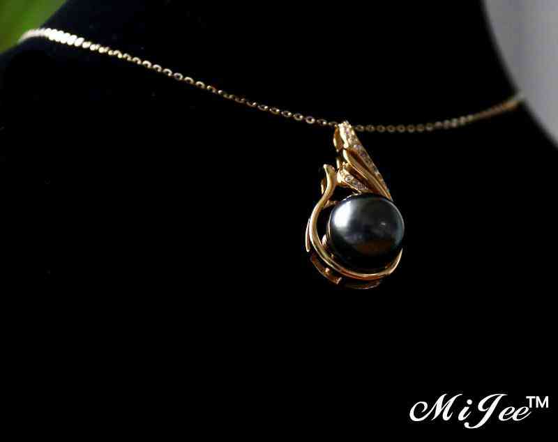 今年最流行的大溪地黑珍珠和14K金的完美结合，很美很耀眼