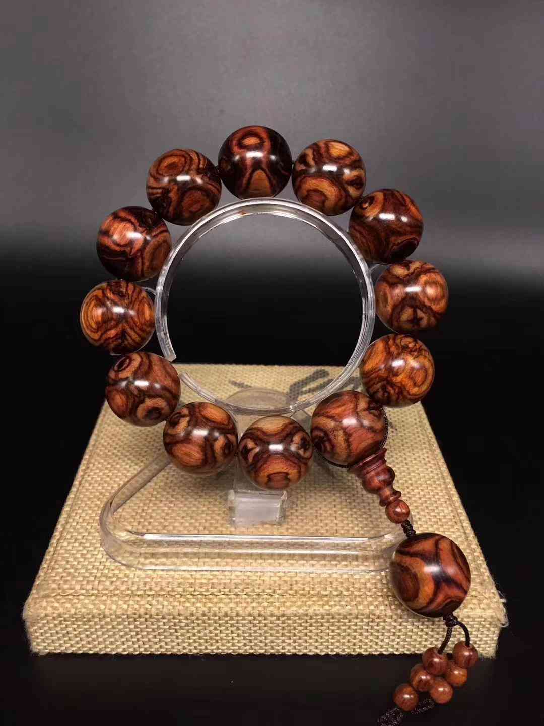 手串戴几颗合适?珠子颗数又有什么讲究?